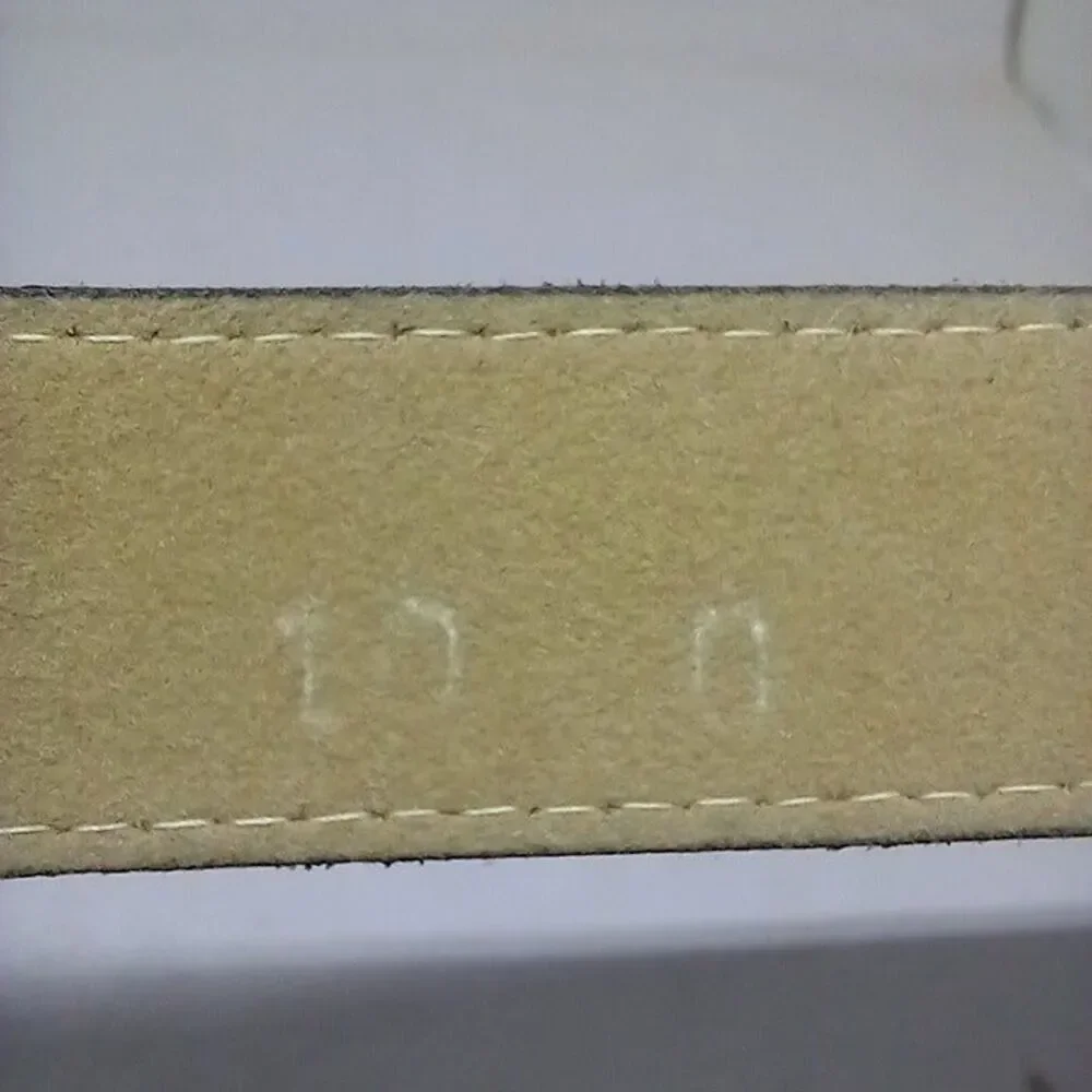 Boutique •	material faux